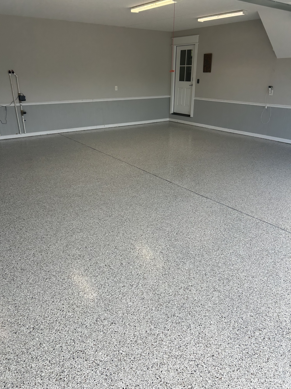 Completed Coyote flake garage floor